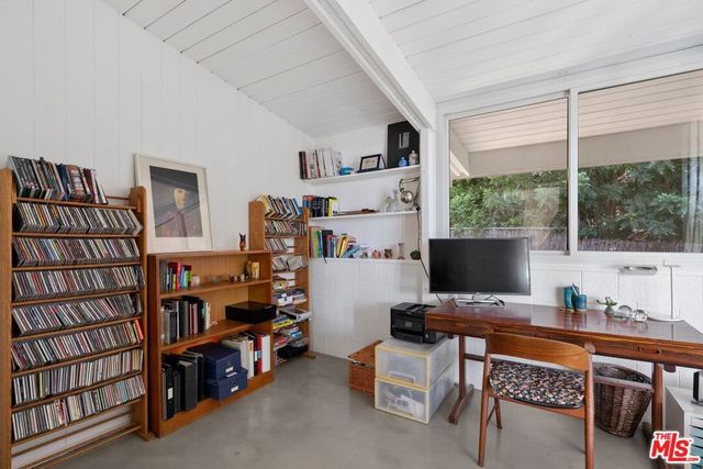 810 Bramble Way, Los Angeles, CA 90049