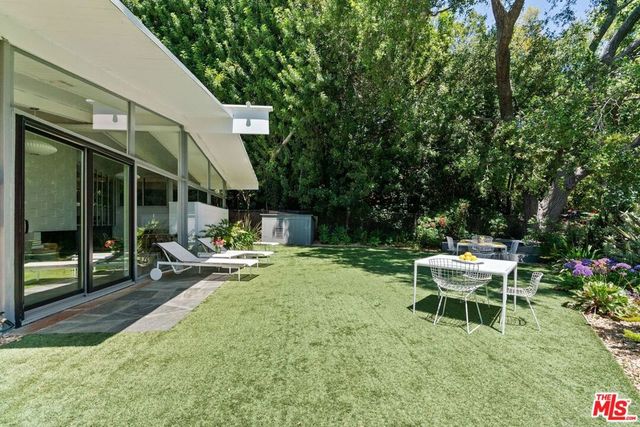 810 Bramble Way, Los Angeles, CA 90049