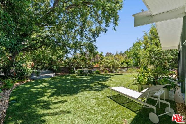 810 Bramble Way, Los Angeles, CA 90049
