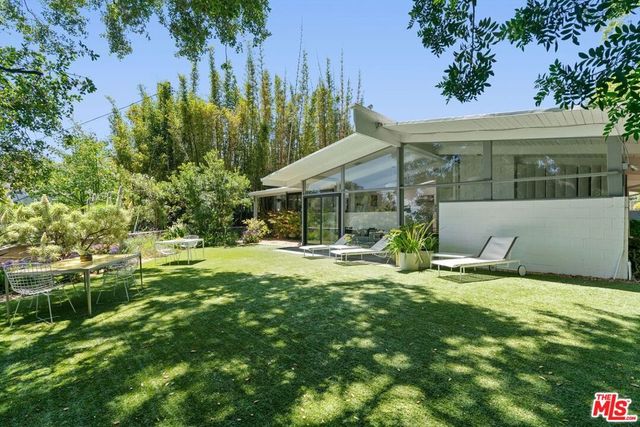 810 Bramble Way, Los Angeles, CA 90049