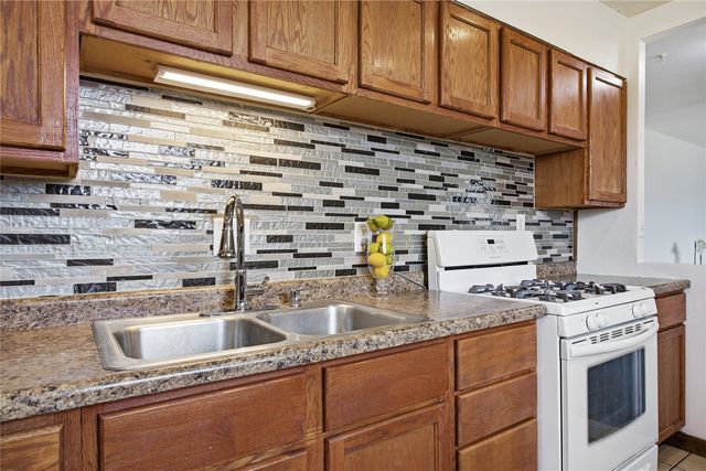 1051 Clifton Street NE, Cedar Rapids, IA 52402