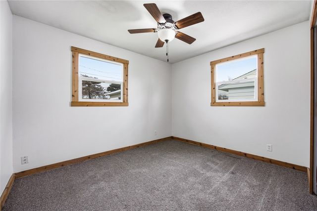 1051 Clifton Street NE, Cedar Rapids, IA 52402