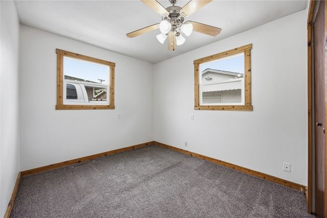 1051 Clifton Street NE, Cedar Rapids, IA 52402