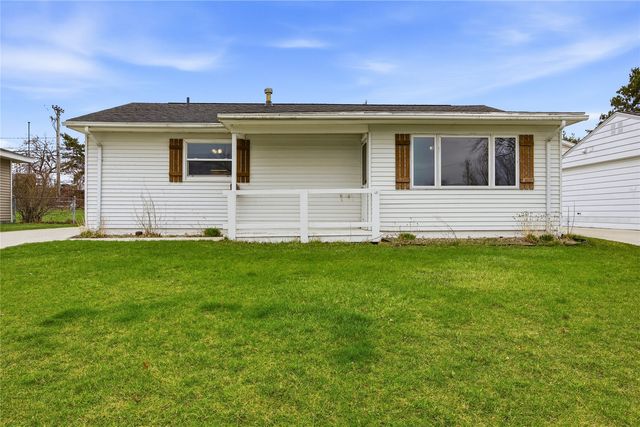 1051 Clifton Street NE, Cedar Rapids, IA 52402