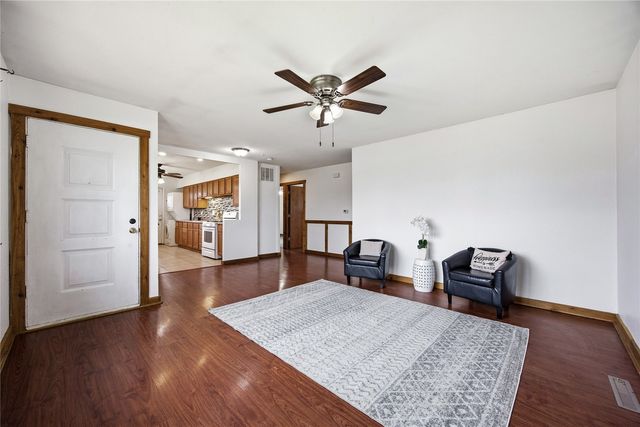 1051 Clifton Street NE, Cedar Rapids, IA 52402