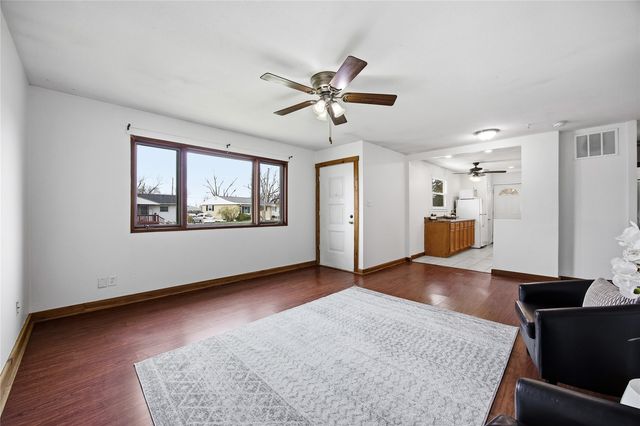 1051 Clifton Street NE, Cedar Rapids, IA 52402