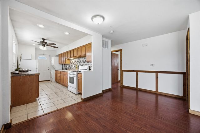 1051 Clifton Street NE, Cedar Rapids, IA 52402