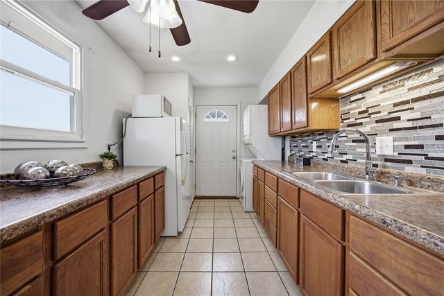 1051 Clifton Street NE, Cedar Rapids, IA 52402