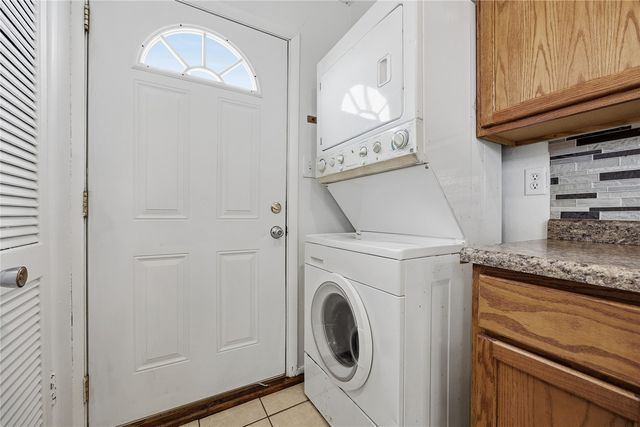 1051 Clifton Street NE, Cedar Rapids, IA 52402