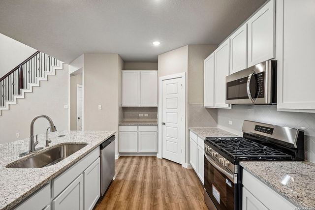 5934 Willow Point, San Antonio, TX 78219