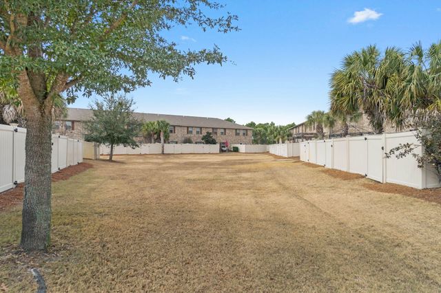 8872 White Ibis Way, Navarre, FL 32566