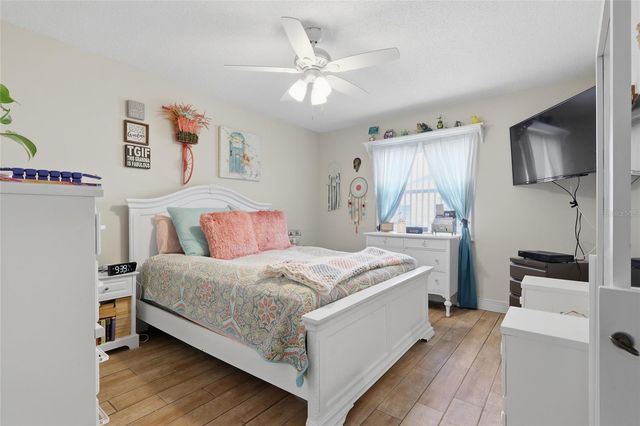 216 GLOUCESTER BOULEVARD 216, Sun City Center, FL 33573