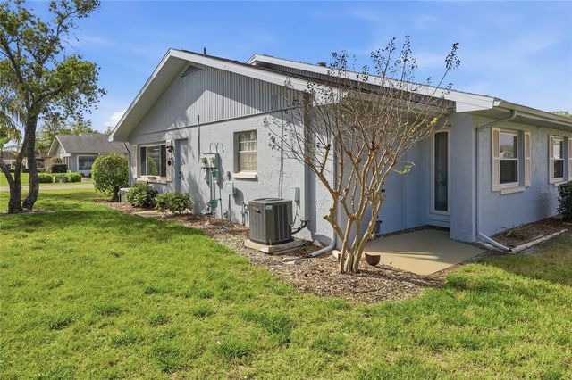 216 GLOUCESTER BOULEVARD 216, Sun City Center, FL 33573