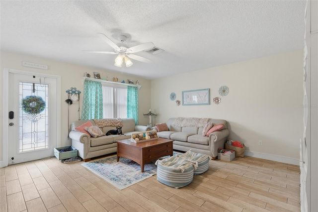 216 GLOUCESTER BOULEVARD 216, Sun City Center, FL 33573