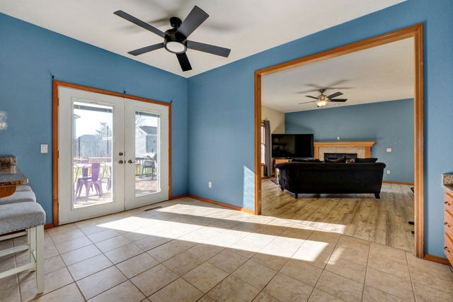 207 N Meadow Street, Nixa, MO 65714