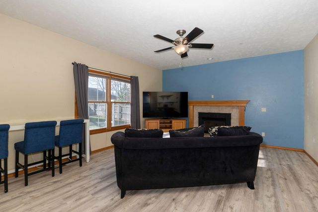 207 N Meadow Street, Nixa, MO 65714