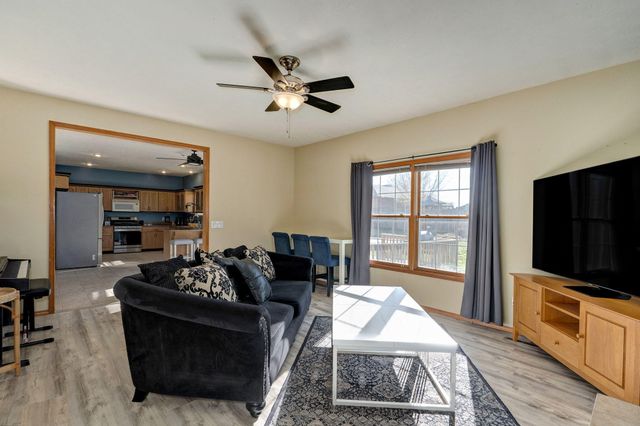 207 N Meadow Street, Nixa, MO 65714