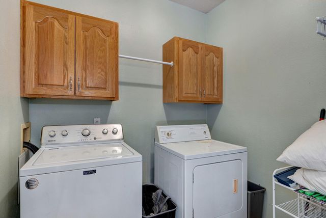 207 N Meadow Street, Nixa, MO 65714