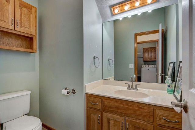 207 N Meadow Street, Nixa, MO 65714