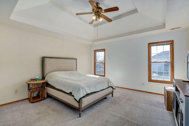 207 N Meadow Street, Nixa, MO 65714