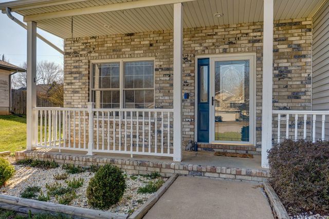 207 N Meadow Street, Nixa, MO 65714