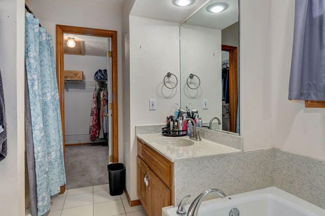 207 N Meadow Street, Nixa, MO 65714