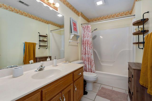 207 N Meadow Street, Nixa, MO 65714