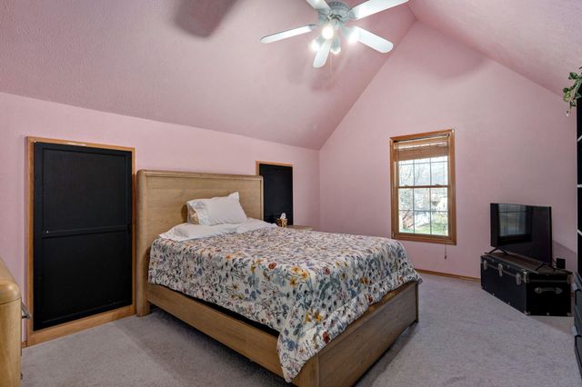 207 N Meadow Street, Nixa, MO 65714