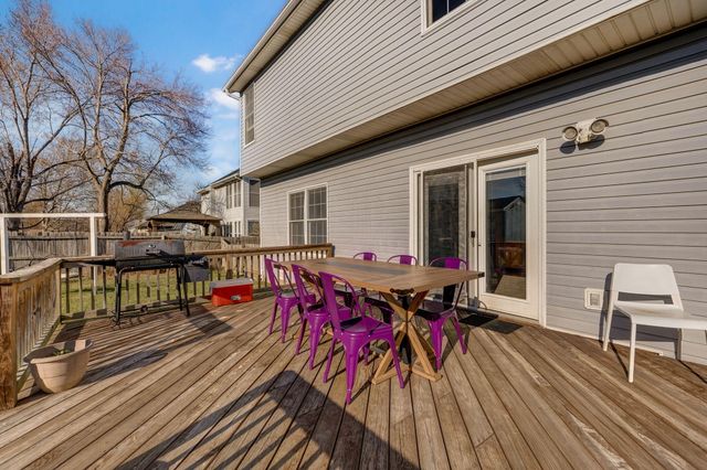 207 N Meadow Street, Nixa, MO 65714