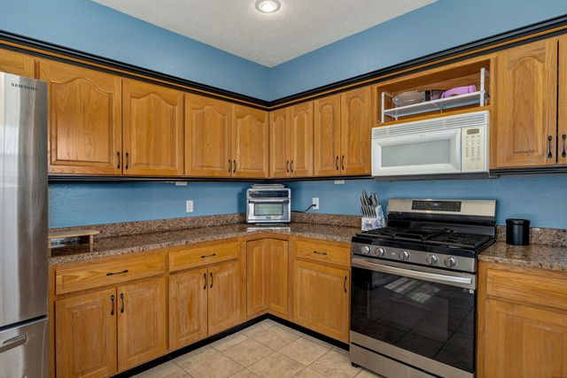 207 N Meadow Street, Nixa, MO 65714