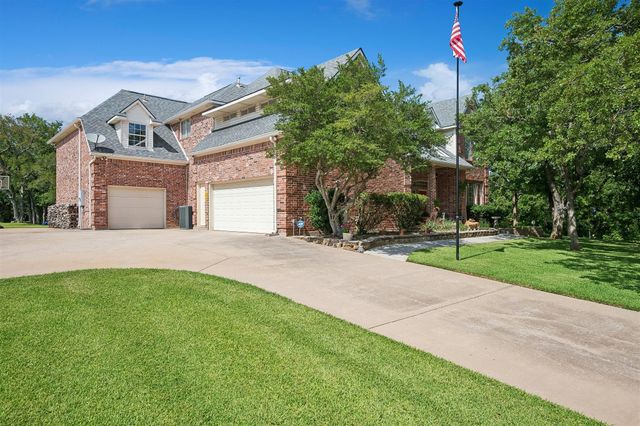 900 Coral Cove, Oak Point, TX 75068