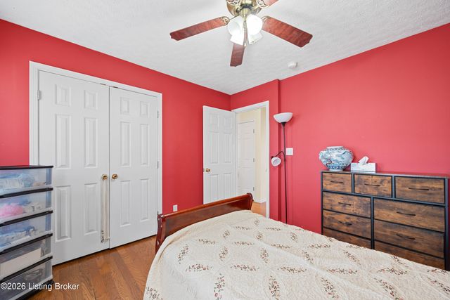 48 Hunters Trace, Taylorsville, KY 40071