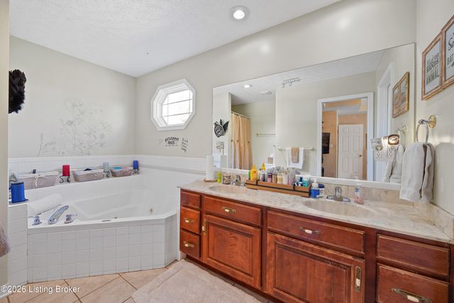 48 Hunters Trace, Taylorsville, KY 40071