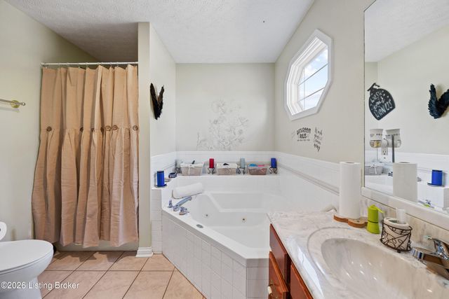 48 Hunters Trace, Taylorsville, KY 40071