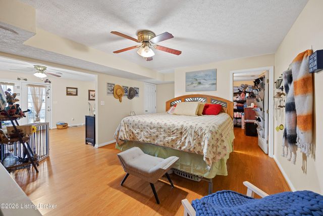 48 Hunters Trace, Taylorsville, KY 40071