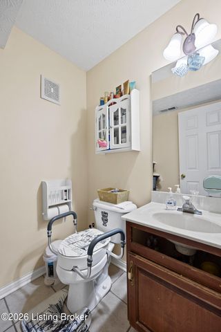 48 Hunters Trace, Taylorsville, KY 40071