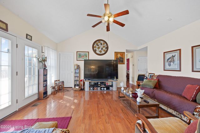 48 Hunters Trace, Taylorsville, KY 40071