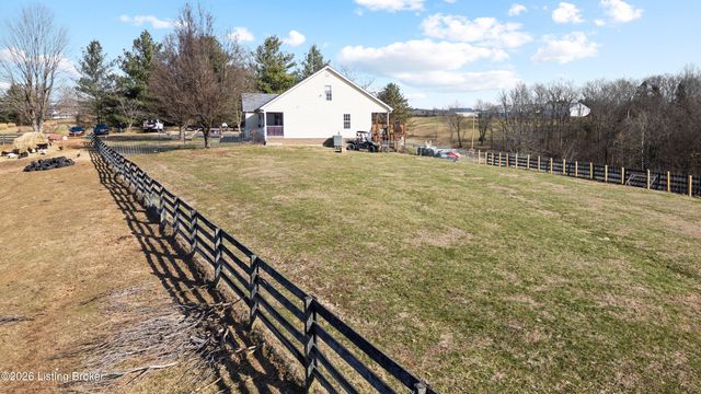 48 Hunters Trace, Taylorsville, KY 40071