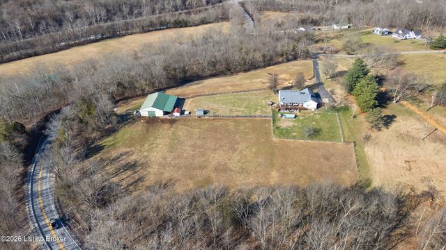 48 Hunters Trace, Taylorsville, KY 40071