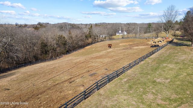 48 Hunters Trace, Taylorsville, KY 40071