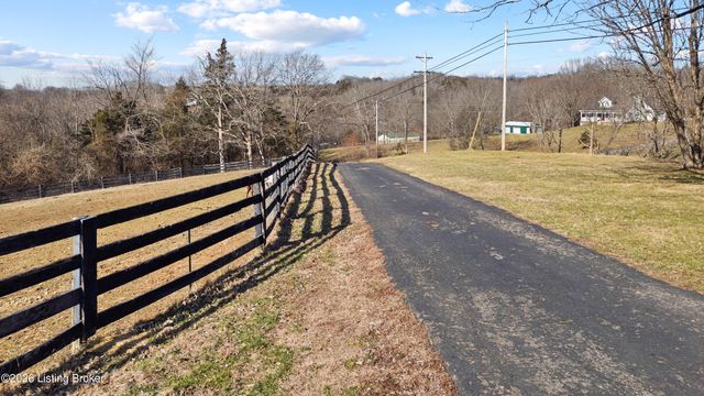 48 Hunters Trace, Taylorsville, KY 40071