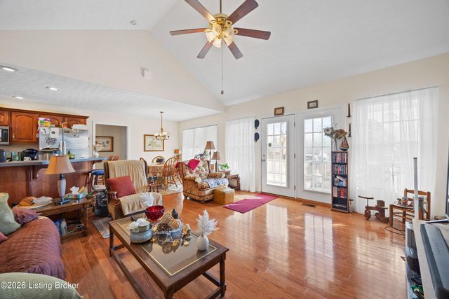 48 Hunters Trace, Taylorsville, KY 40071