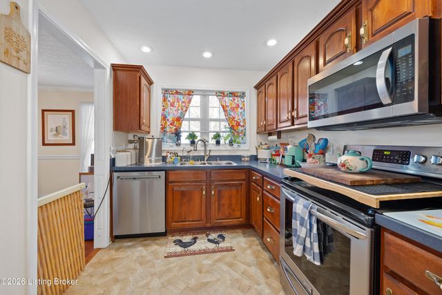 48 Hunters Trace, Taylorsville, KY 40071