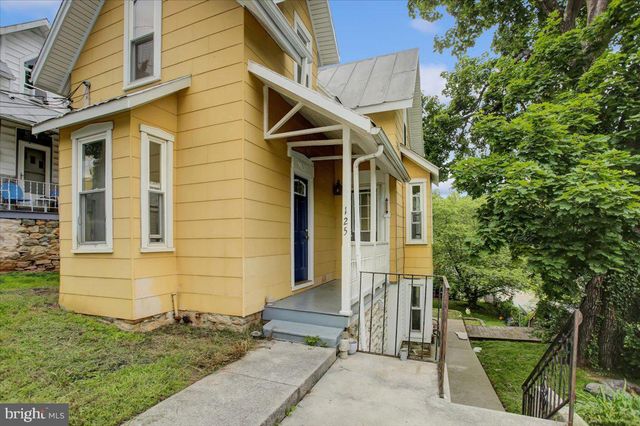 125 COTTAGE STREET, Waynesboro, PA 17268