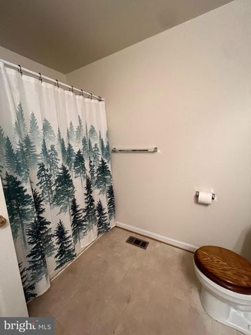 121 N MARSHALL ST, Ranson, WV 25438