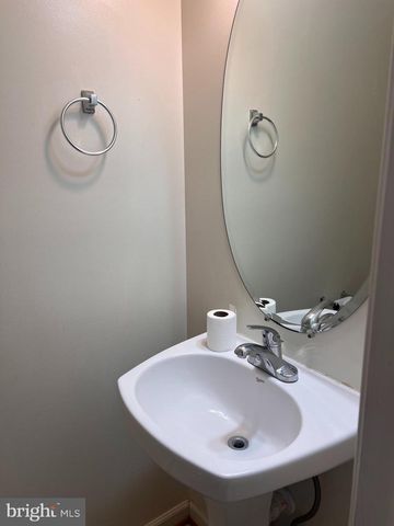 121 N MARSHALL ST, Ranson, WV 25438