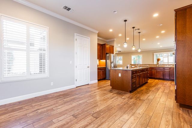 2141 Knollwood Ct, Manteca, CA 95336