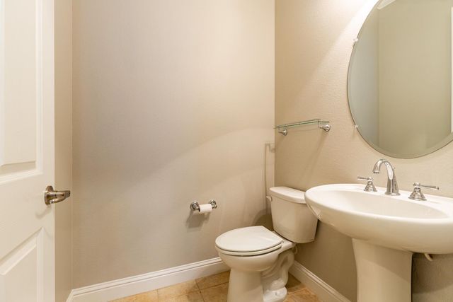 2141 Knollwood Ct, Manteca, CA 95336