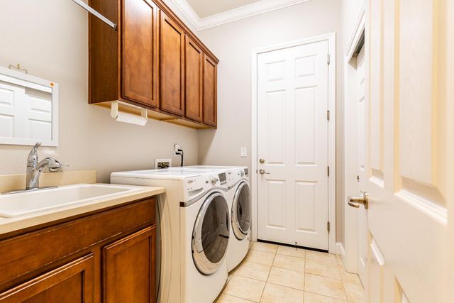 2141 Knollwood Ct, Manteca, CA 95336