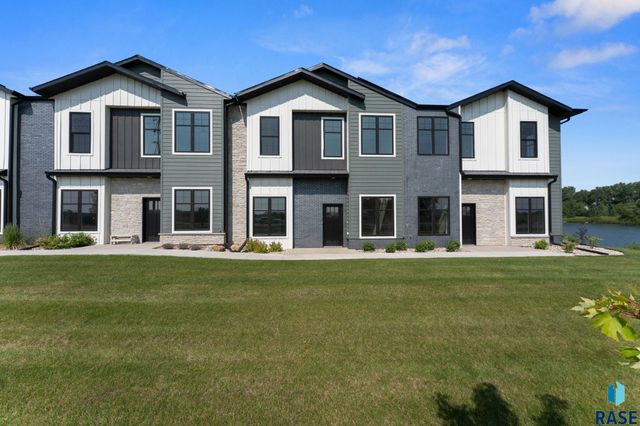 106 N Bryggen Pl Place, Sioux Falls, SD 57107
